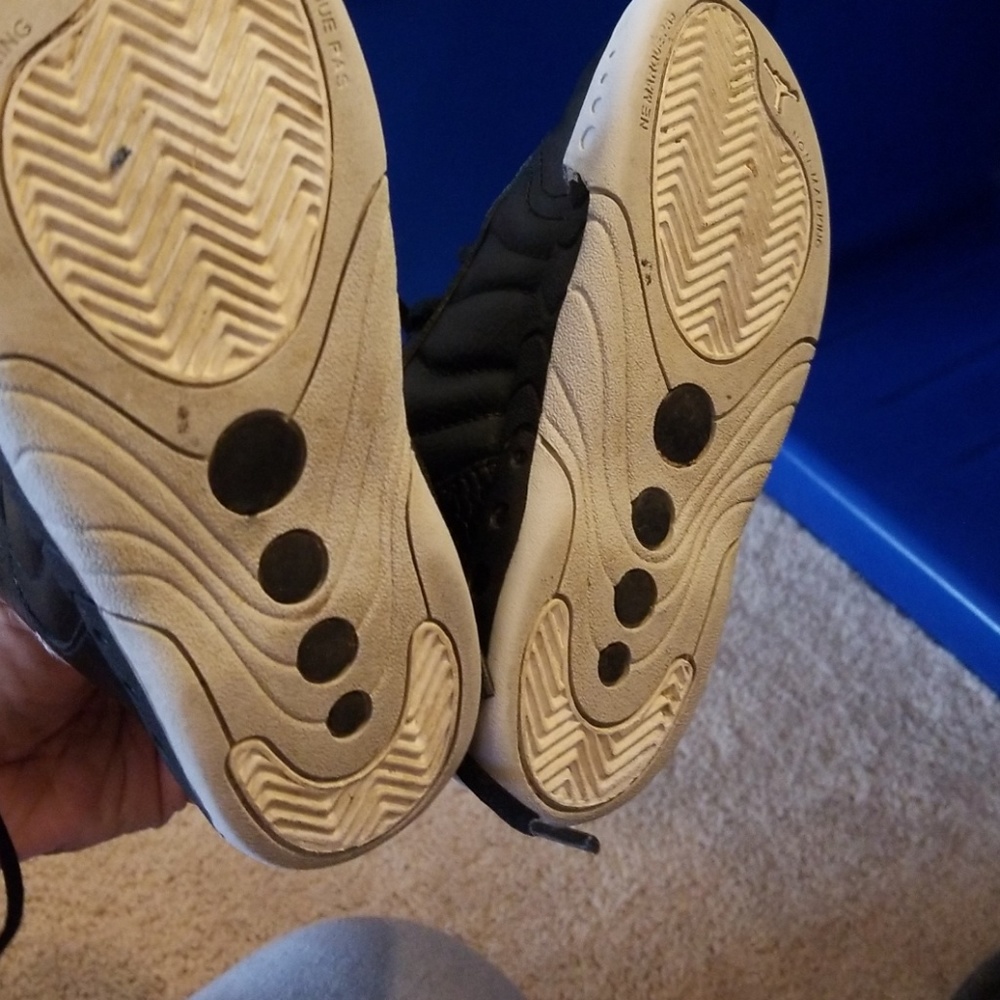 Shoes - Picture 3 of 4